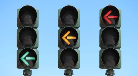 Traffic lights with turn signals